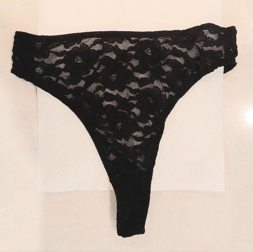 Black stretch lace thong xl